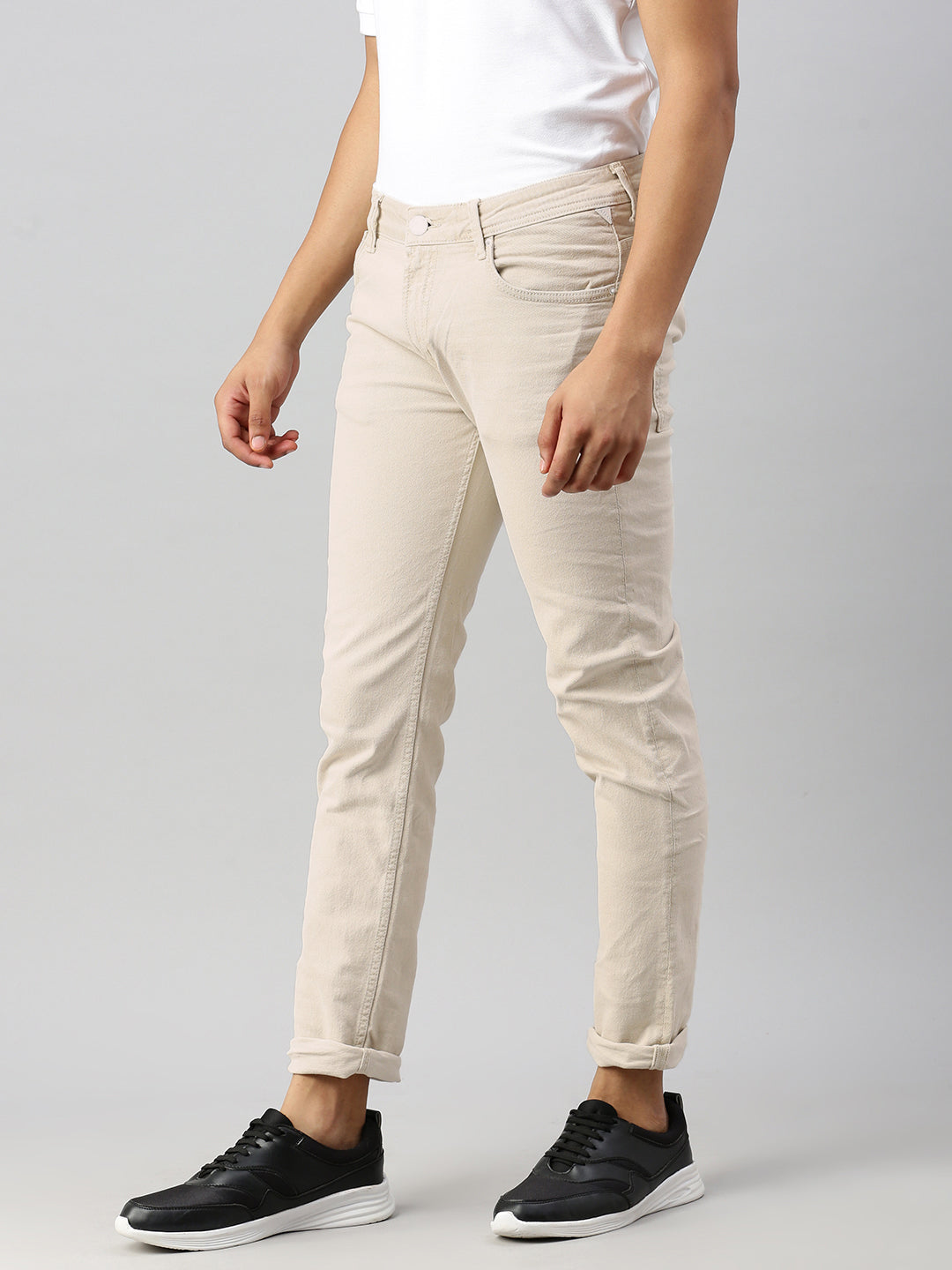 Off White Low Rise Slim Stretchable Jeans