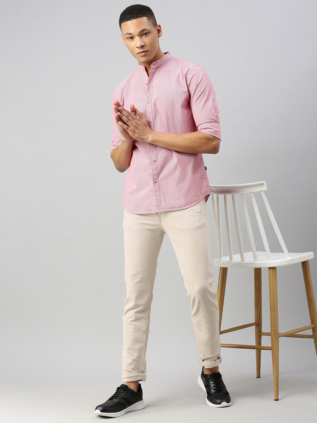 Off White Low Rise Slim Stretchable Jeans